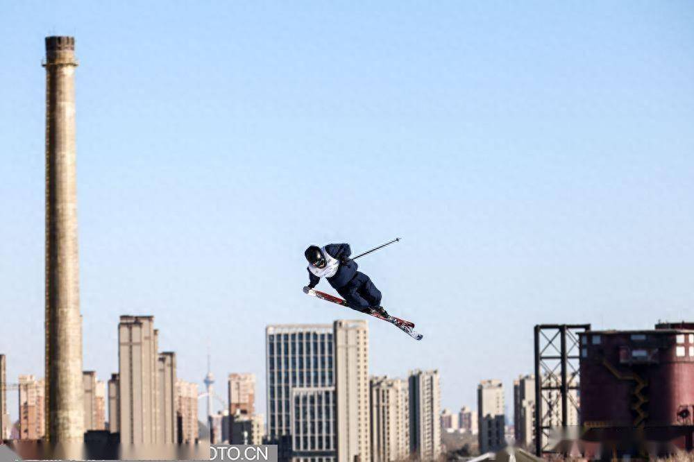 包含加拿大滑雪选手夺冠,速度惊人的词条 包含加拿大滑雪选手夺冠,速度惊人的词条