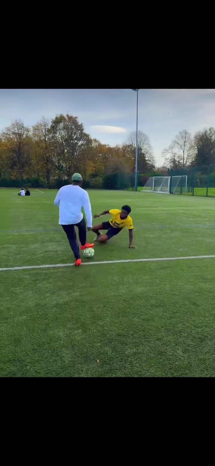 球队攻守兼备，成为此次比赛焦点(是球队进攻的组织者,被称为球队的核心)