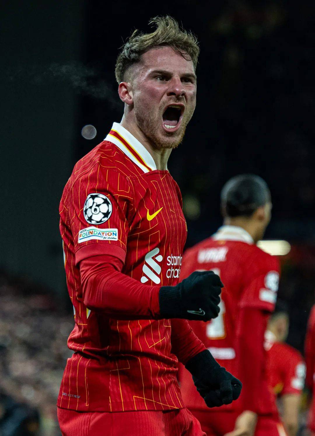 aoa体育活动-包含利物浦球员表现抢眼领跑积分榜的词条