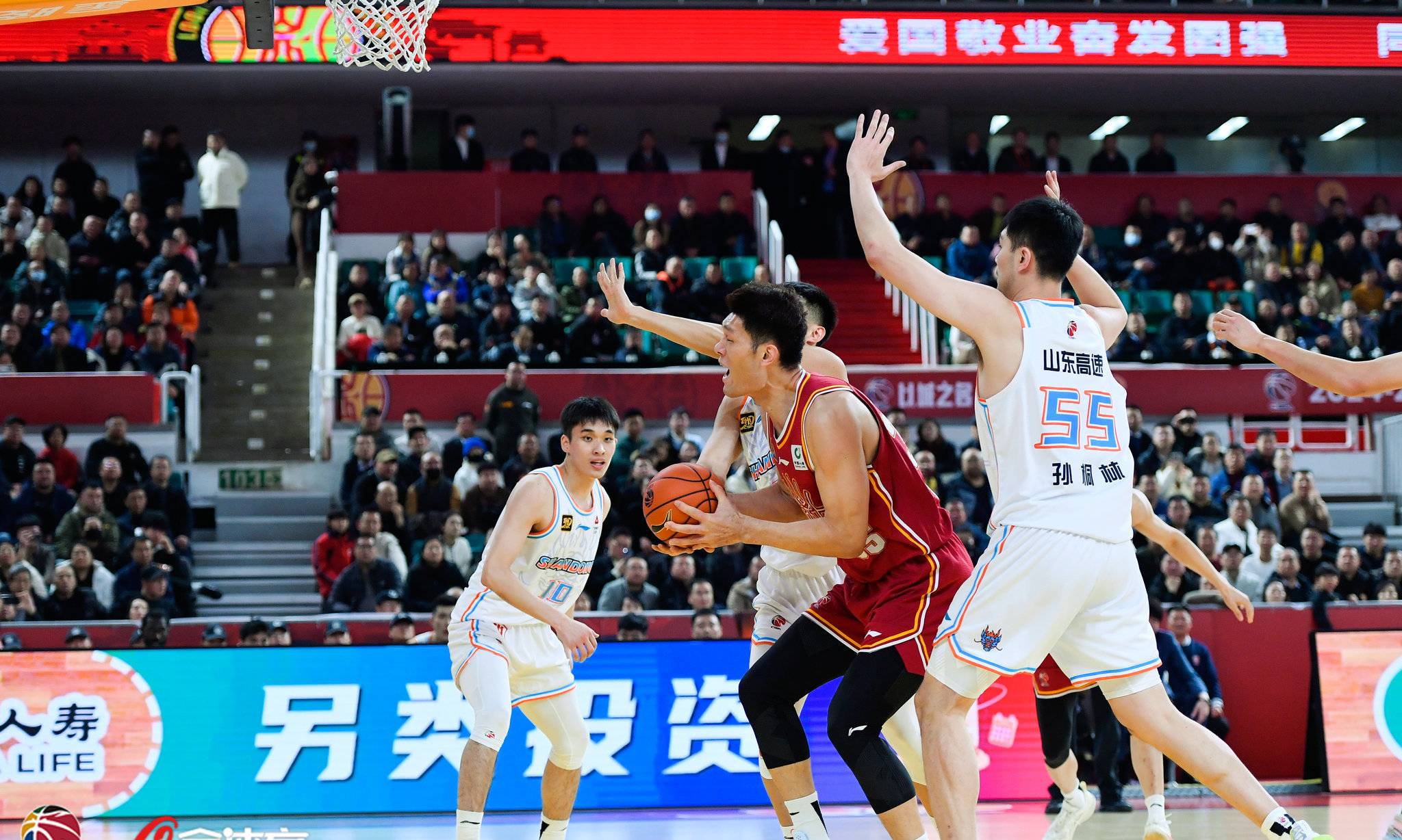 浙江队成为本场最大亮点，CBA季后赛瞬间破防，逆转