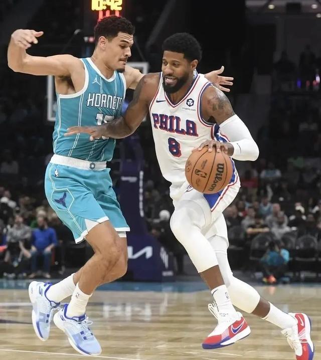 火箭群星发力，终结连败低迷