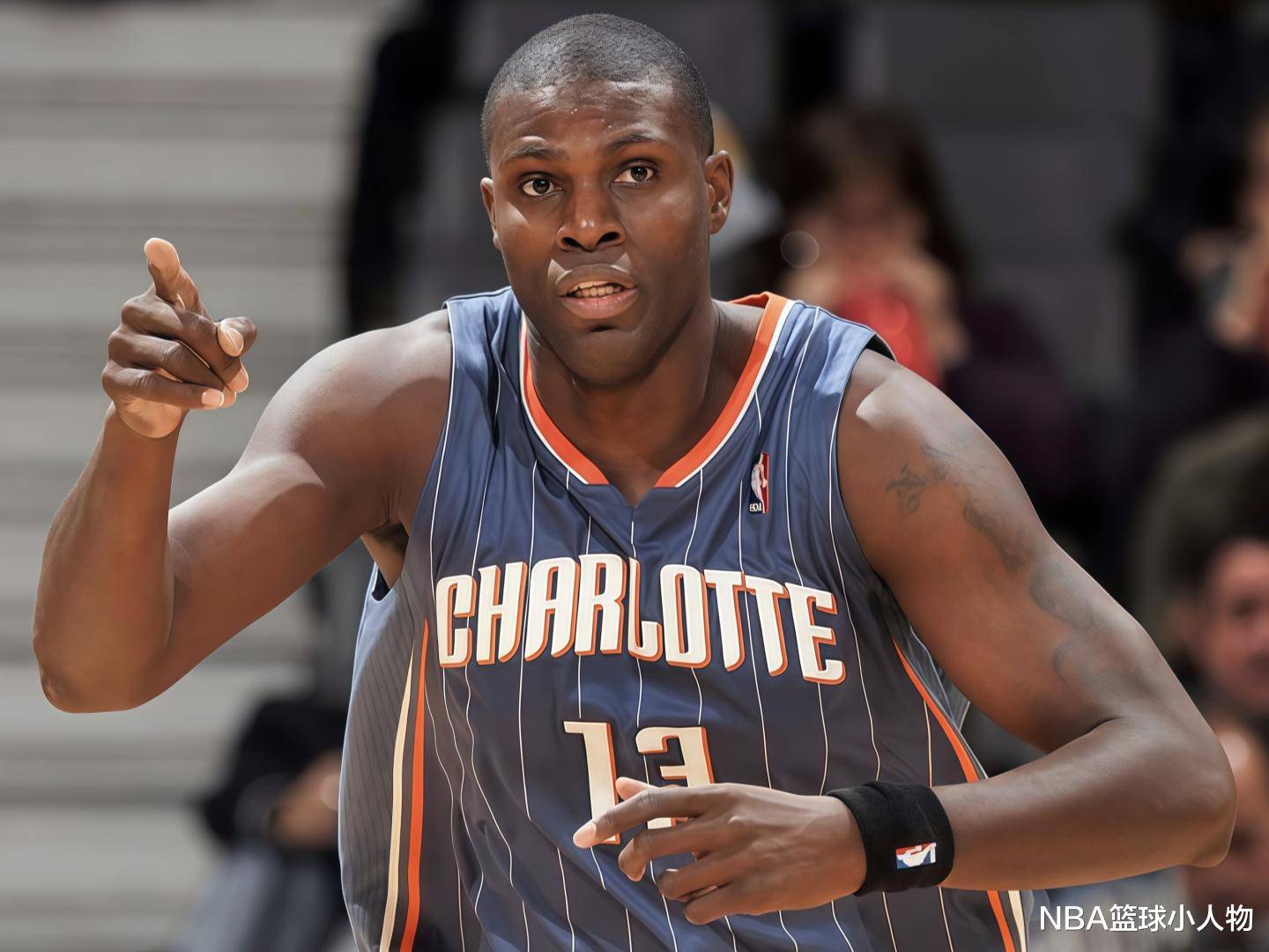 俄罗斯国际篮球明星因伤退出比赛