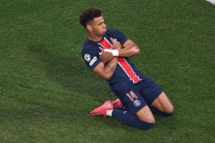 aoa体育培训-卢卡库梅开二度，国米击败巴黎