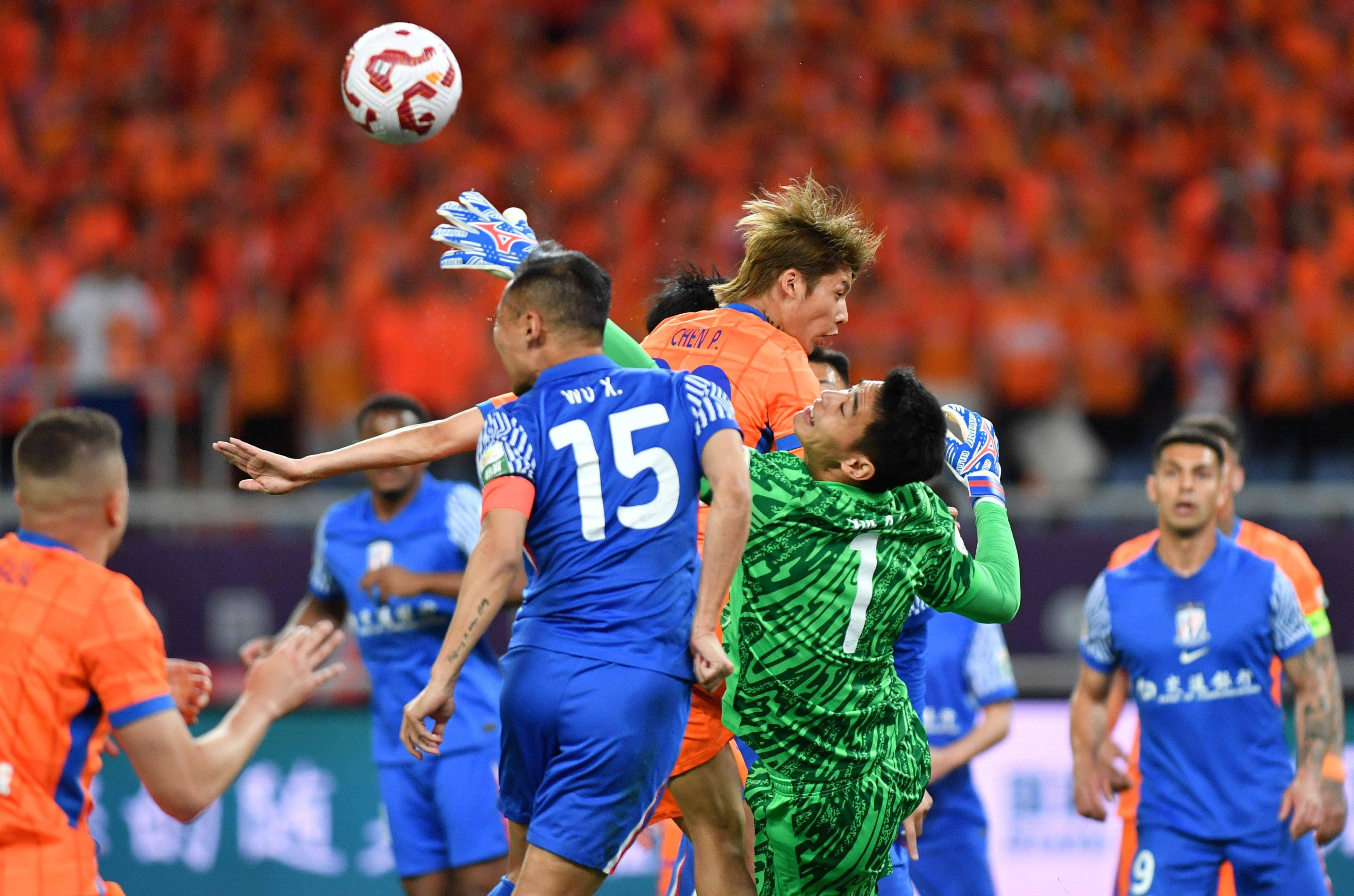 豪门球队在高水平比赛中展现实力 豪门球队在高水平比赛中展现实力