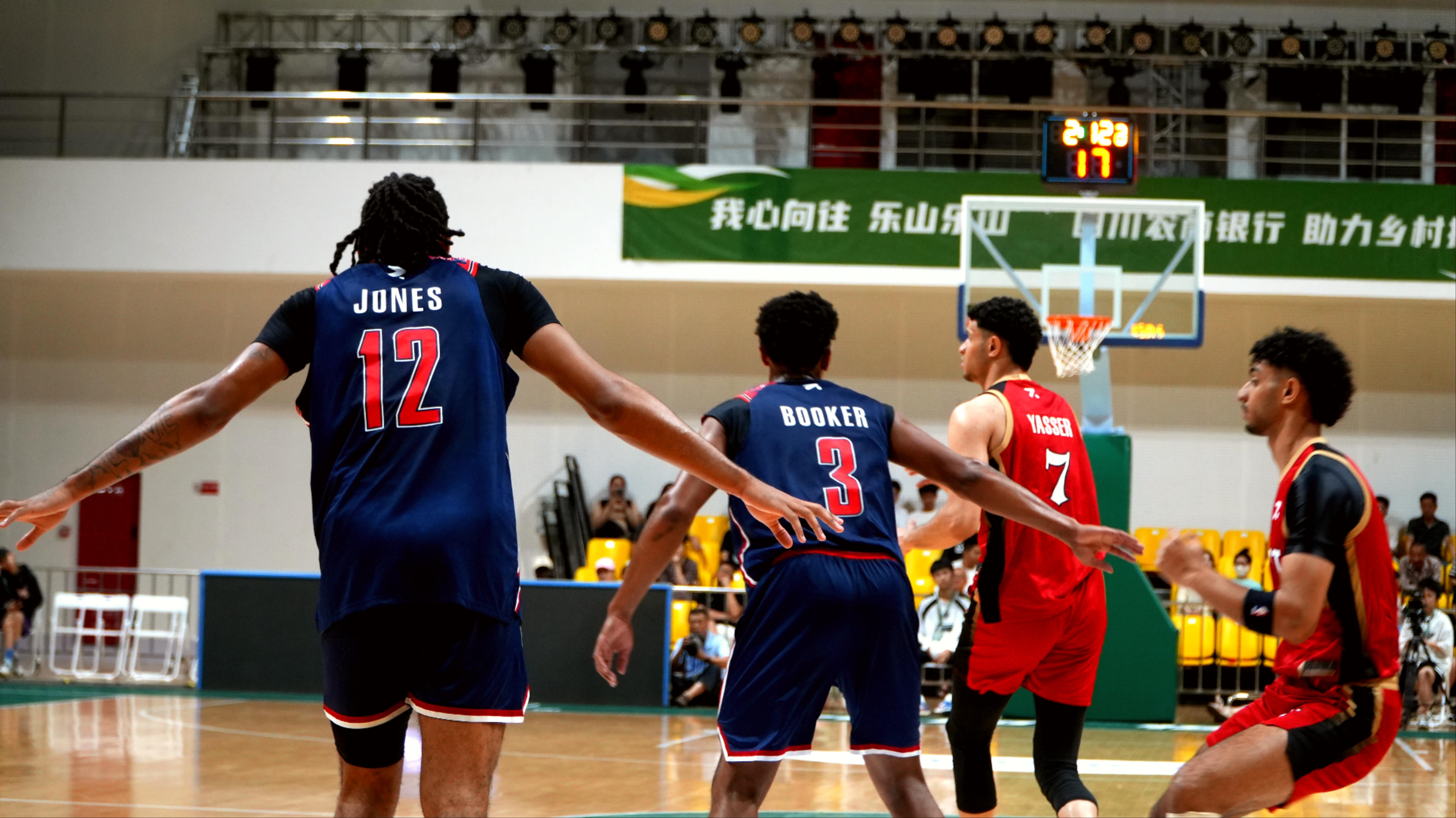 青年篮球职业选手迎接新挑战 青年篮球职业选手迎接新挑战