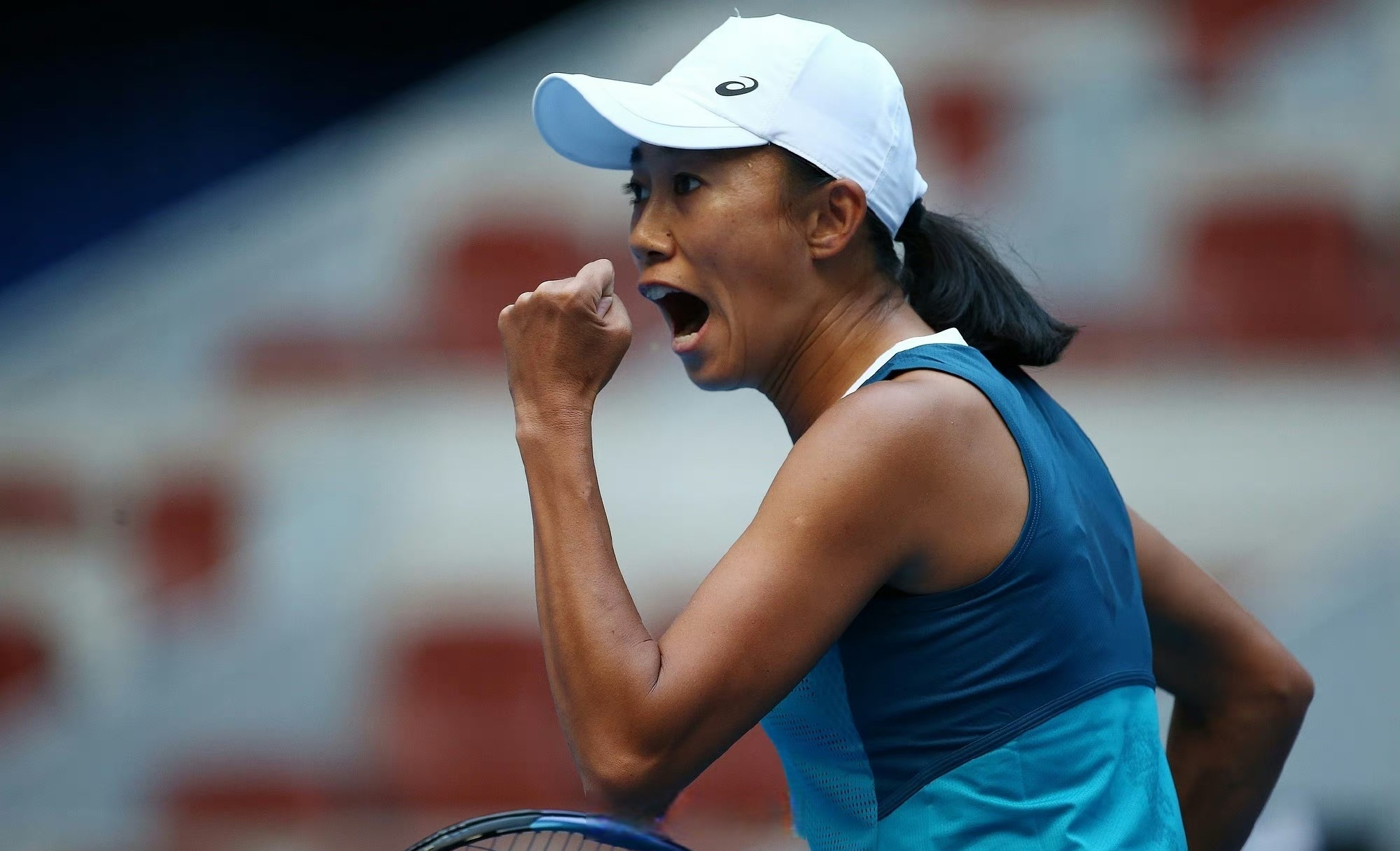 aoa体育新闻-冰岛国家队力夺胜利，晋级下一轮