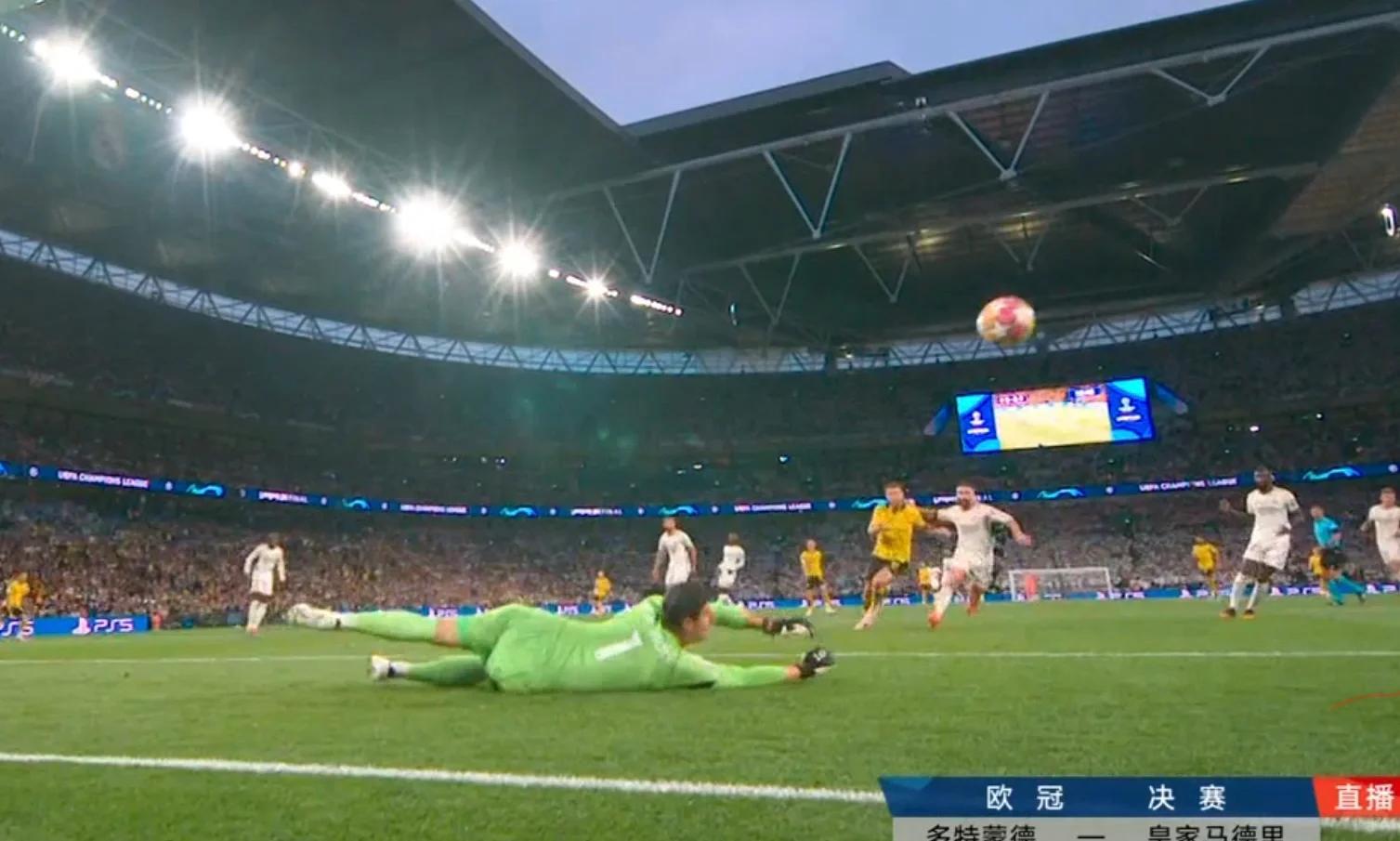 多特蒙德险胜，比分僵持直到最后一刻的简单介绍