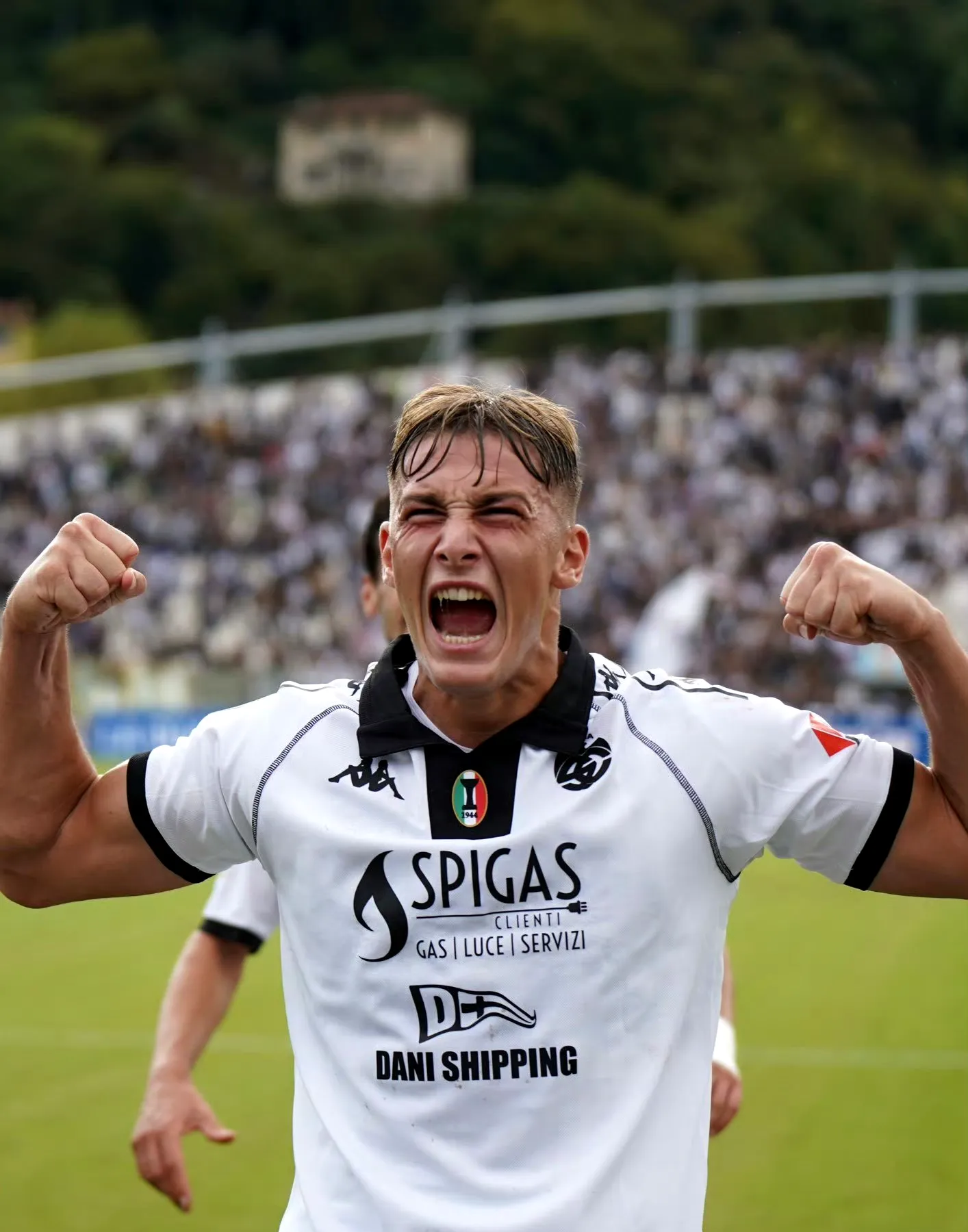 AC米兰备战欧联杯,埃托奥或成关键 AC米兰备战欧联杯,埃托奥或成关键