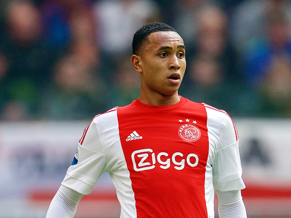 关于阿贾克斯惊艳表现，晋级势在必行的信息