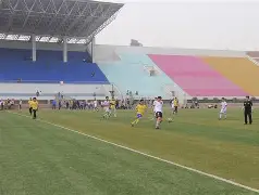 鲁伊斯社主场告捷，赢得掌声喝彩