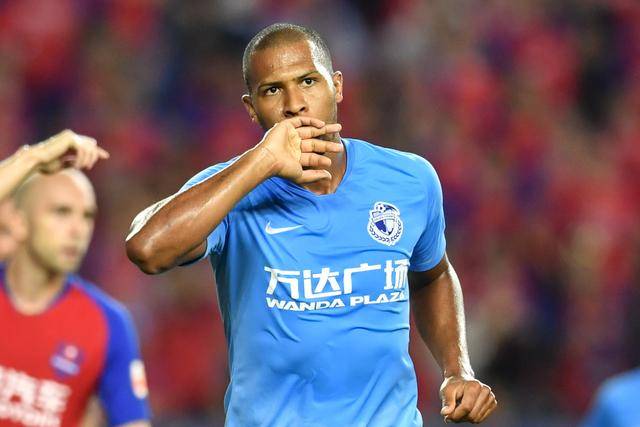 苏宁客场逆转鲁能，斩获关键三分的简单介绍