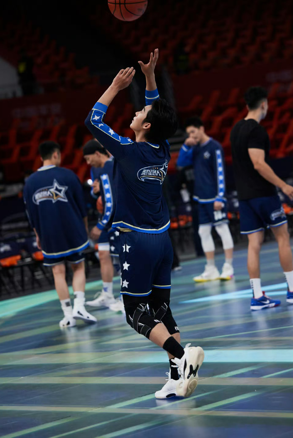 aoa体育馆-体育盛事：球员们在场上尽展实力的简单介绍